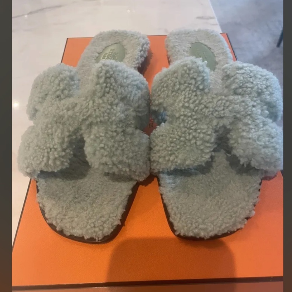 HEREMES LIMITED EDITION ORAN SHEARLING SANDAL💎💎 - Picture 1 of 8